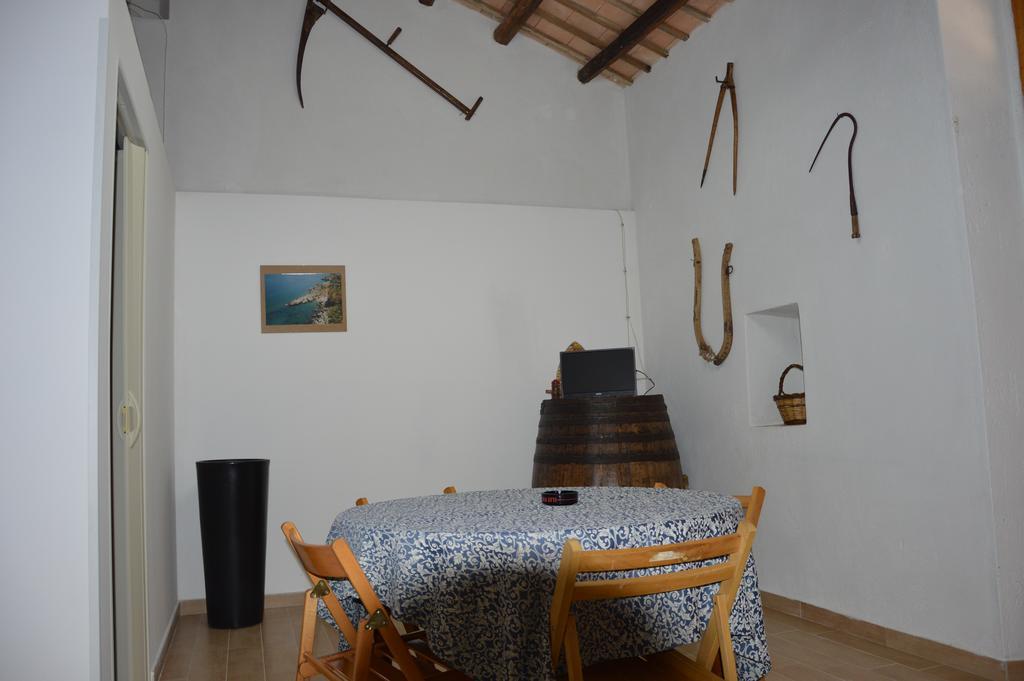 הוילה קוסטונאצ'י Casa Vacanze Scurati חדר תמונה
